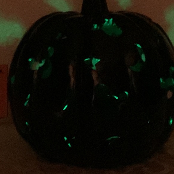 Mickey Mouse LED faux pumpkin - Picture 10 of 15